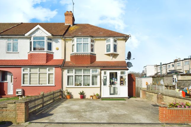 4 bedroom end of terrace house for sale