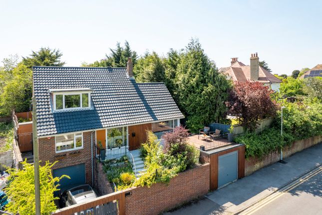 Radnor Park Avenue, Kent CT19 4 bed detached house for sale