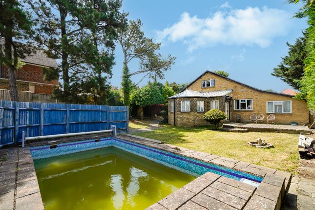The Glade, Croydon CR0 6 bed detached bungalow for sale
