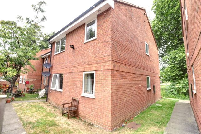 Park View Court, High Wycombe HP12 2 bed apartment for sale