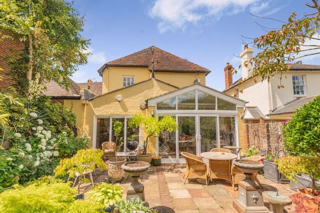 4 bedroom link detached house for sale