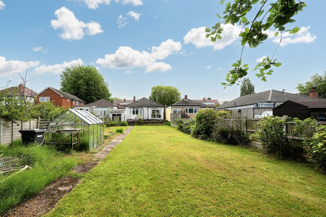 Warstones Road, Wolverhampton WV4 2 bed detached bungalow for sale