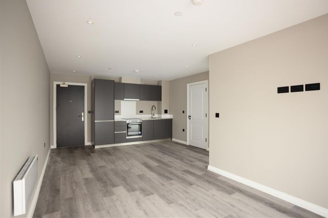 Springwell Gardens, Whitehall Road... 1 bed apartment for sale