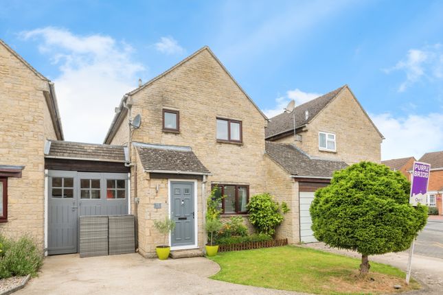 3 bedroom link detached house for sale