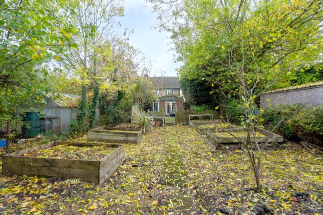 The Borough, Brockham 3 bed semi