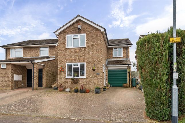 Kendal Drive, Flitwick, MK45 4 bed detached house for sale
