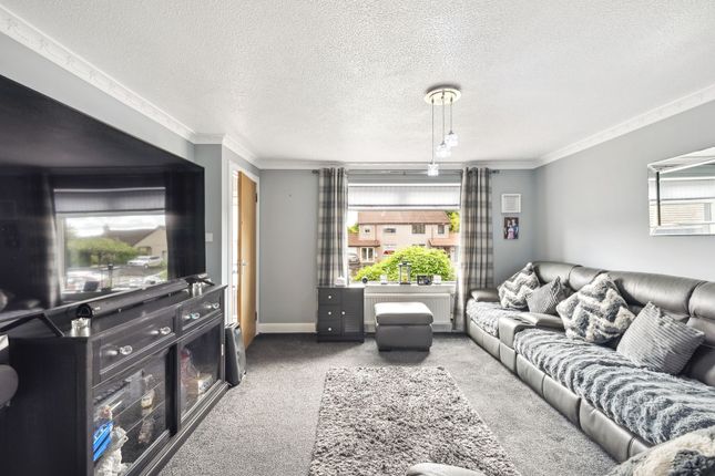 East Main Street, Blackburn, EH47 3 bed semi