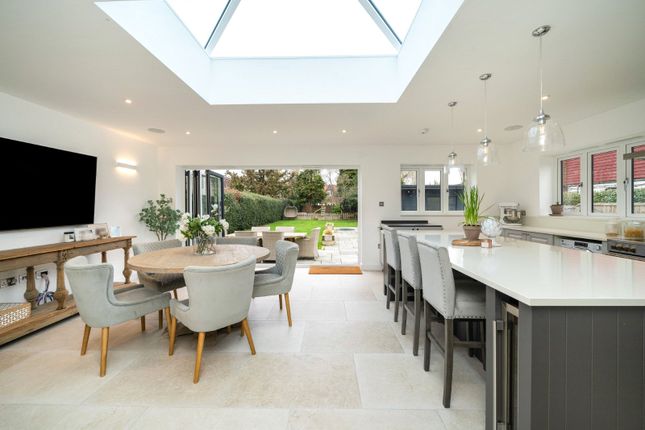 Almners Road, Chertsey KT16 3 bed detached house for sale