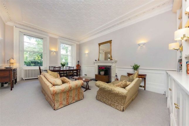 Warwick Square, London SW1V 3 bed flat for sale