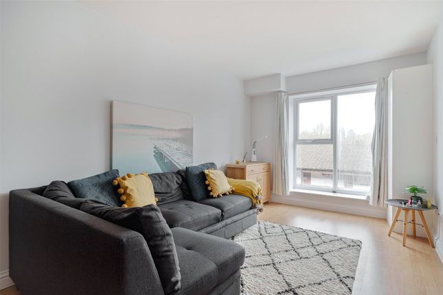 Liscombe, Berkshire RG12 1 bed apartment for sale