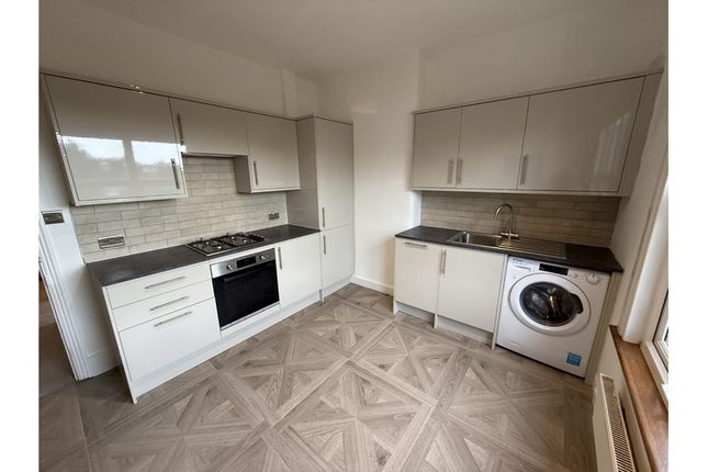 GREENHAM ROAD, MUSWELL HILL, LONDON 2 bed maisonette for sale