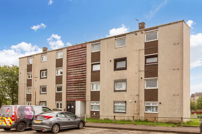10/8 Calder Court, Edinburgh, EH11 4JZ 3 bed flat for sale