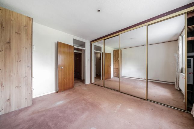 Hillcrest Road, London 3 bed apartment for sale