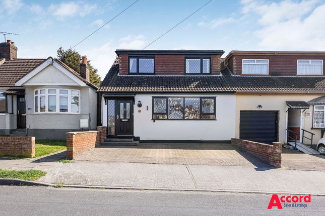 Hillfoot Road, Romford, RM5 3 bed chalet for sale