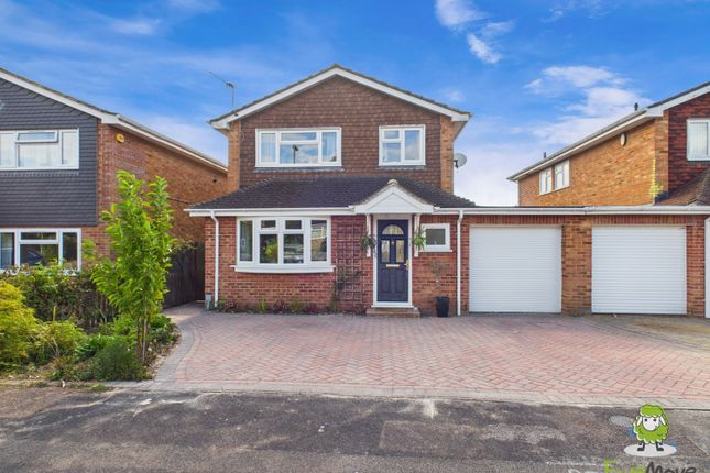 Lavender Road, Basingstoke... 3 bed link detached house for sale