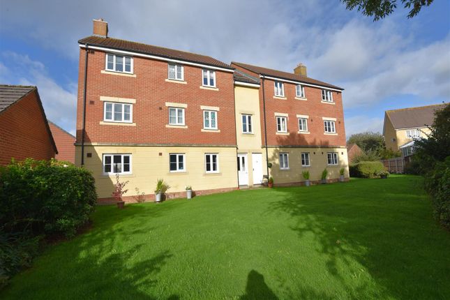 Otter Springs, Gillingham 2 bed flat for sale