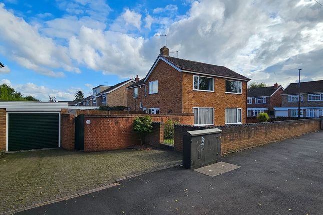 Tyrol Close, Stourbridge DY8 3 bed semi