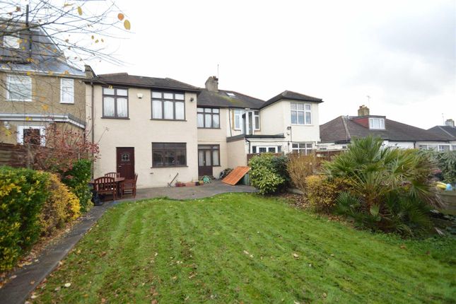 Lakeside Avenue, Redbridge, IG4 5PJ 4 bed semi