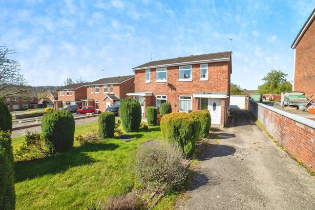 2 bedroom semi-detached house for sale