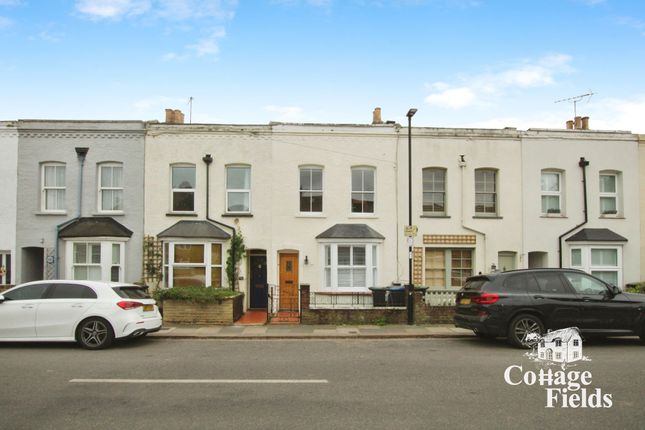 Goat Lane, Enfield EN1 2 bed terraced house for sale