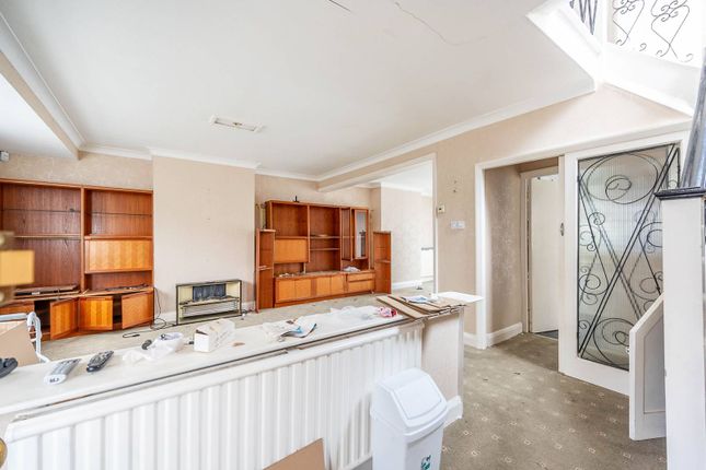 Hillside Gardens, Edgware, HA8 3 bed semi