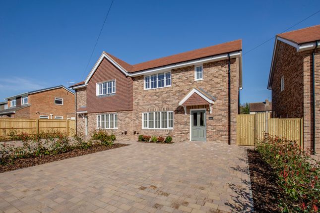 Chilton Close, High Wycombe HP10 3 bed semi
