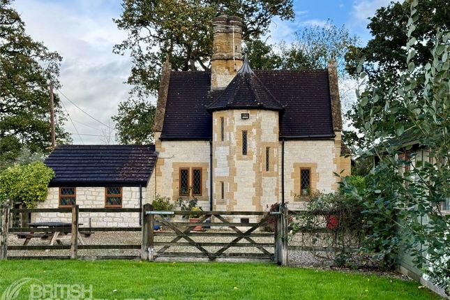 2 bedroom detached house for sale