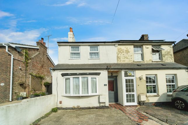 2 bedroom semi-detached house for sale