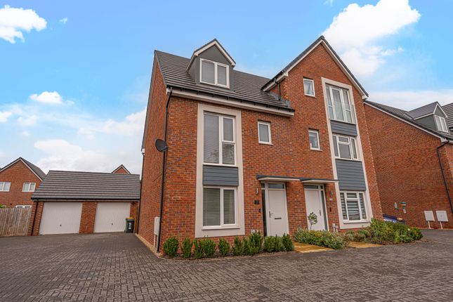 Austenite Way, Newport, NP19 4 bed semi