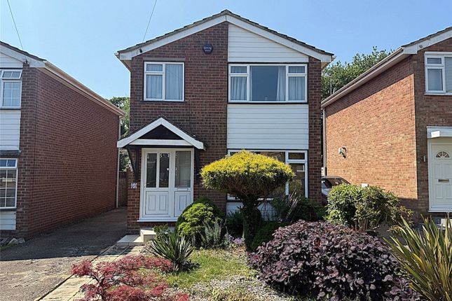 Rushden Way, Farnham, Surrey, GU9 3 bed detached house for sale