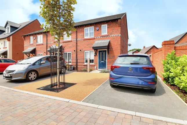Henry Hughes Drive, Shavington 3 bed terraced house for sale