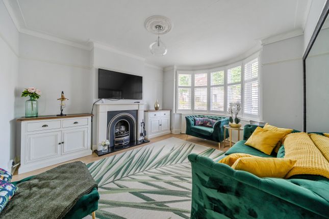 Le May Avenue, London, SE12 3 bed semi