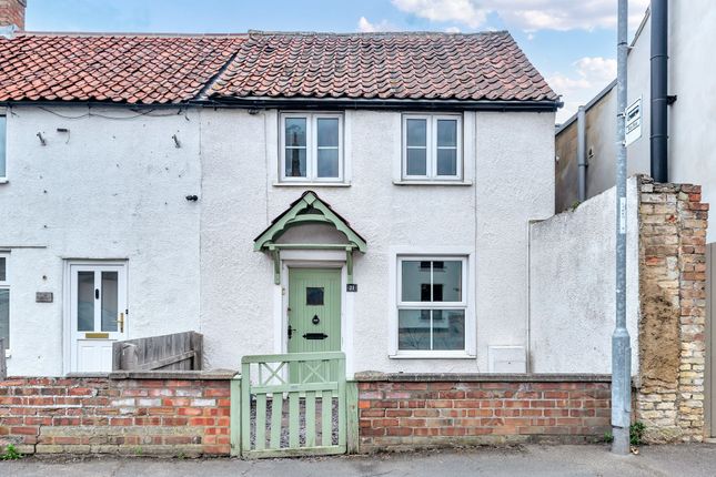 2 bedroom semi-detached house for sale