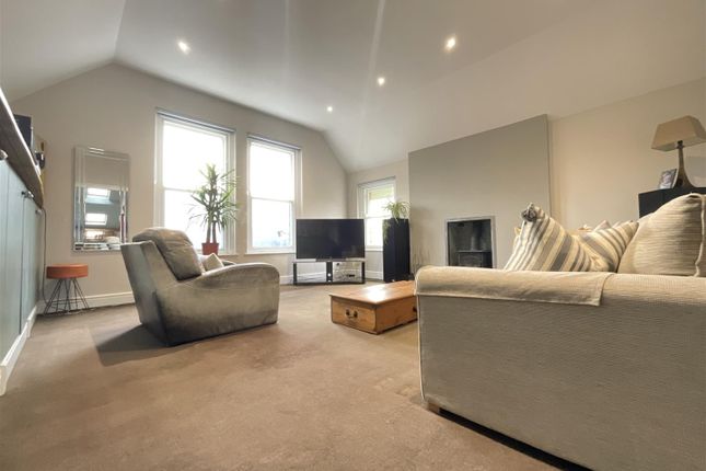Trinity Road, Scarborough 2 bed flat for sale