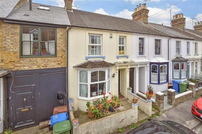 Queens Road, Faversham, Kent 3 bed terraced house for sale