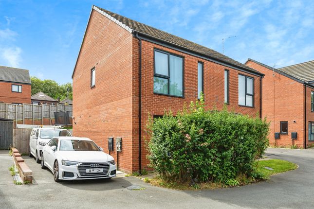 2 bedroom semi-detached house for sale
