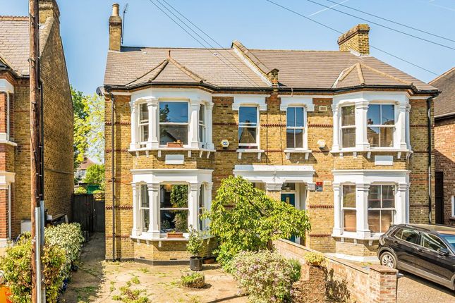 St. Stephens Road, Hounslow TW3 3 bed flat for sale