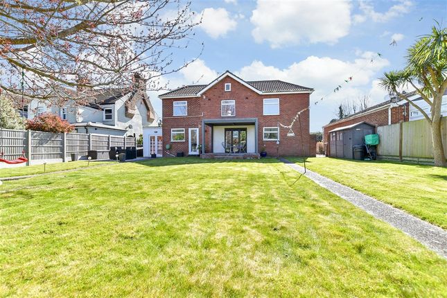4 bed detached house