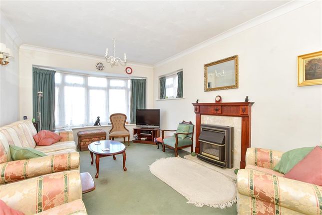 4 bed detached house