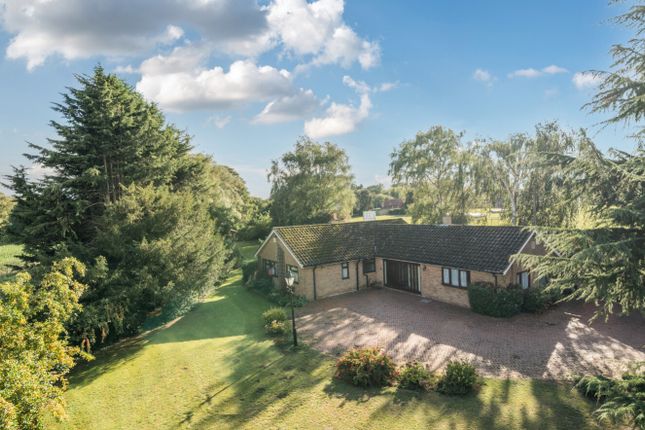Lincoln Road, Caythorpe, Grantham... 4 bed detached bungalow for sale