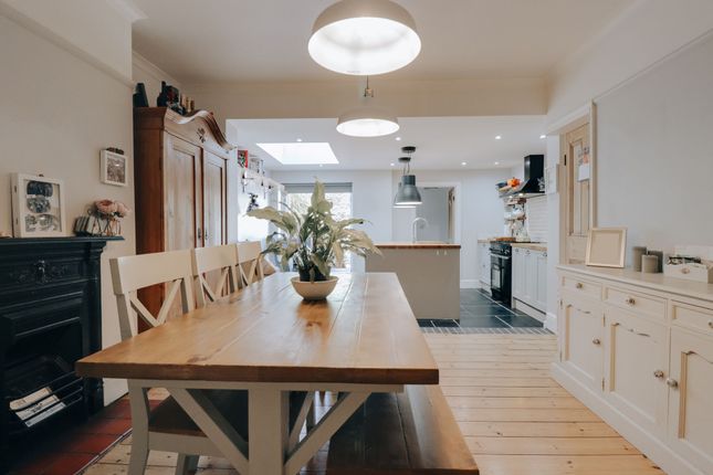 Merry Hill Mount, Bushey, WD23 3 bed end of terrace house for sale