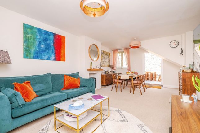 2 bedroom cottage for sale