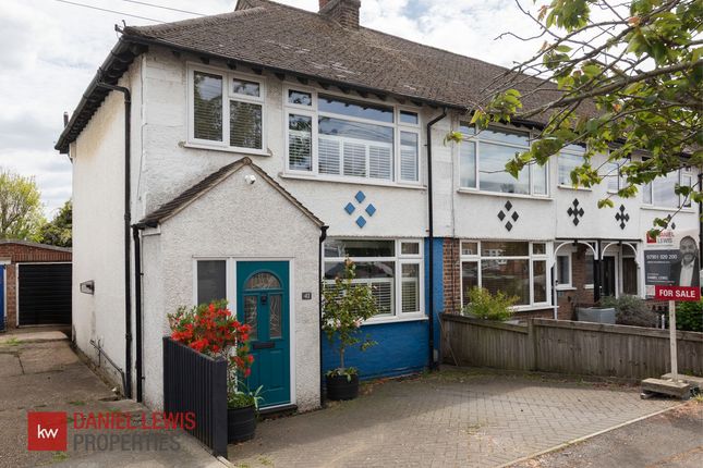 Oakwood Hill, Loughton, IG10 3 bed end of terrace house for sale