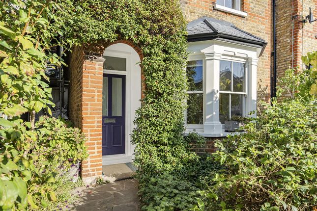 Deacon Road, Kingston Upon Thames KT2 2 bed detached house for sale