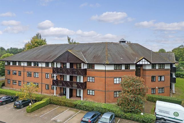 Booths Court, Hutton Poplars, Brentwood 2 bed apartment for sale