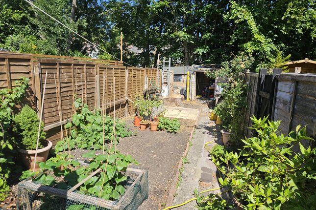 Brighton Road, Watford WD24 5HW 2 bed terraced house for sale