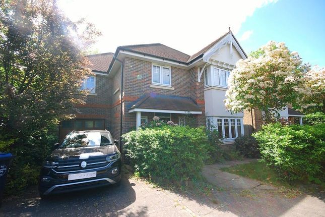 DAISY CLOSE, LONDON, NW9 8AF 5 bed detached house for sale