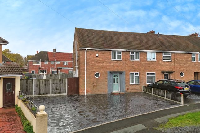Harper Avenue, Wolverhampton WV11 3 bed semi