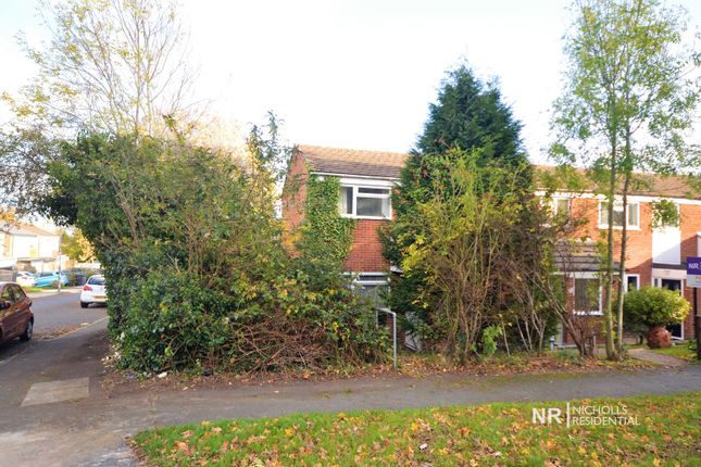 Angus Close, Chessington, Surrey. KT9 3 bed end of terrace house for sale