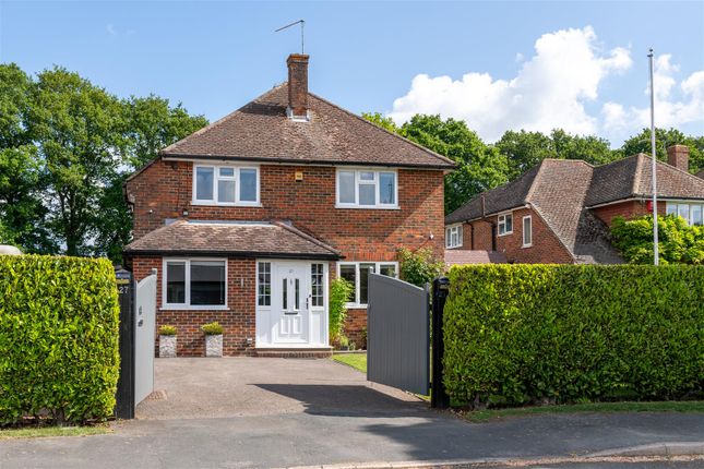 Park Road, Smallfield 3 bed detached house for sale